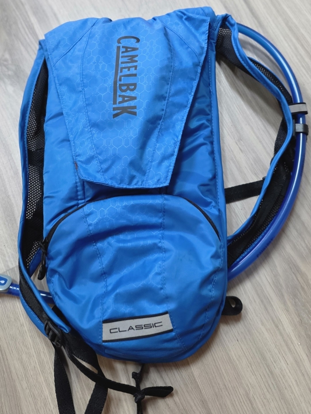 CamelBak Classic Hydration Pack - Bright Blue ( Unisex )